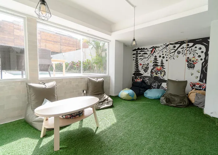 Aparthotel Bali Bustle Kuta Coliving & Coworking Space Legian (Bali)