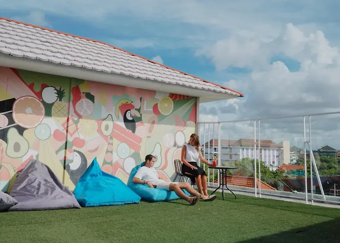 Bali Bustle Kuta Coliving & Coworking Space Aparthotel Legian (Bali)