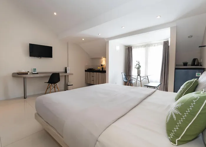 Bali Bustle Kuta Coliving & Coworking Space Aparthotel